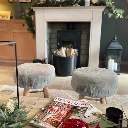 בקתה The House Feneos