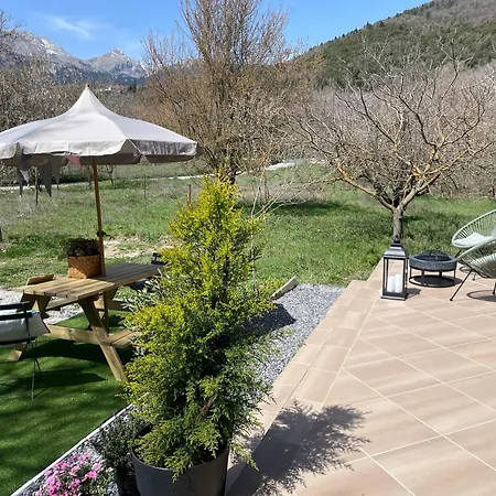 Chalet The House Feneos *