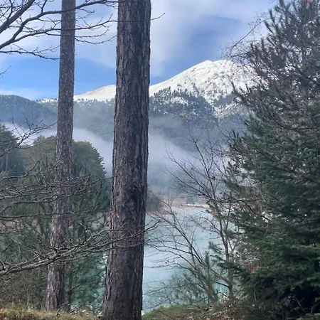 בקתה The House Feneos Archaia Feneos